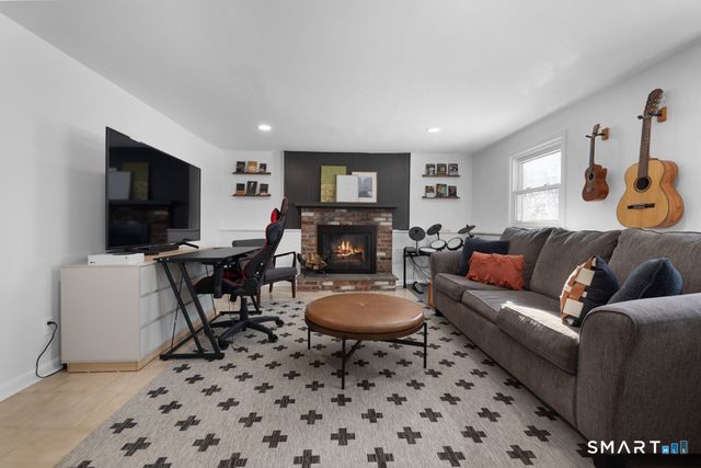 25 Arrowhead Road, Wilton, CT 06897