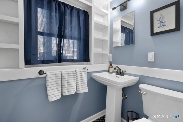 25 Arrowhead Road, Wilton, CT 06897