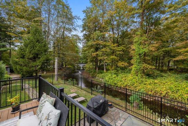 25 Arrowhead Road, Wilton, CT 06897