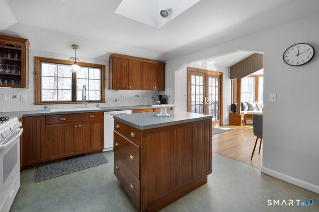 25 Arrowhead Road, Wilton, CT 06897