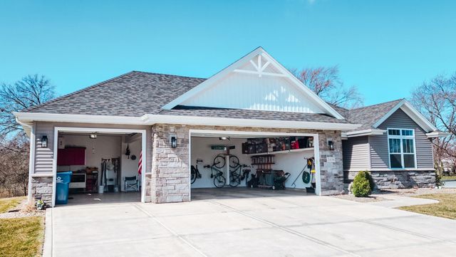 2030 Peace Parkway Court, Schererville, IN 46375