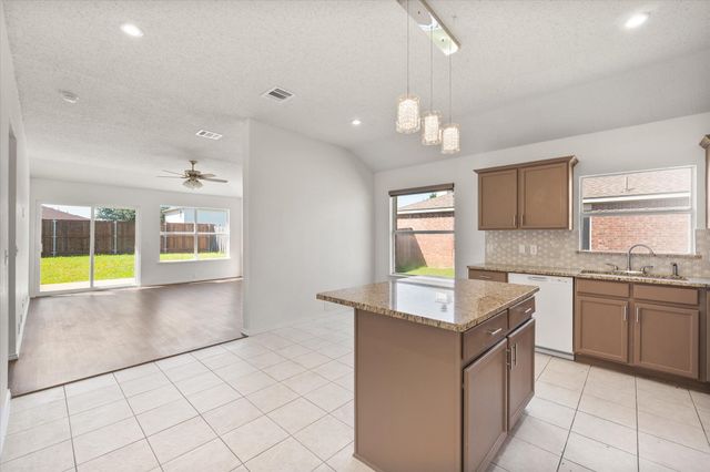 1406 Anglican Drive, Arlington, TX 76002