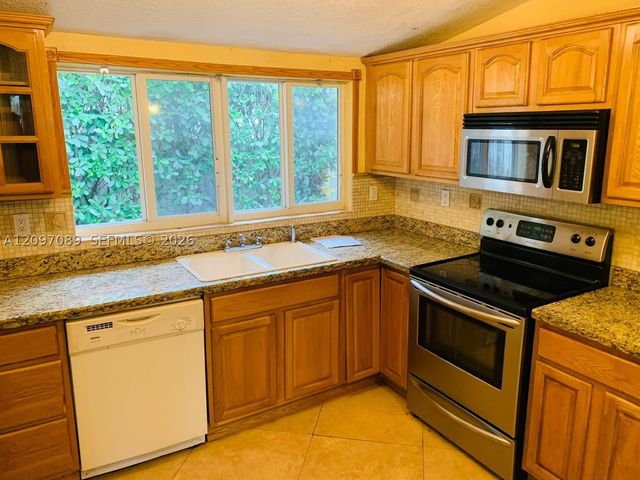 6134 SW 22nd St 6134, Miami, FL 33155