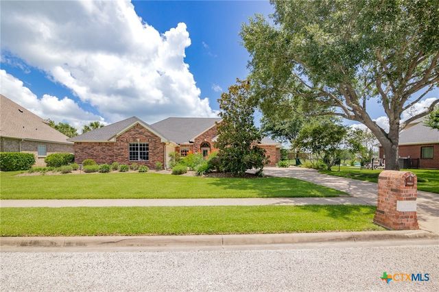 307 Willow Way, Victoria, TX 77904