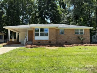 5320 Dolphin Lane, Charlotte, NC 28215