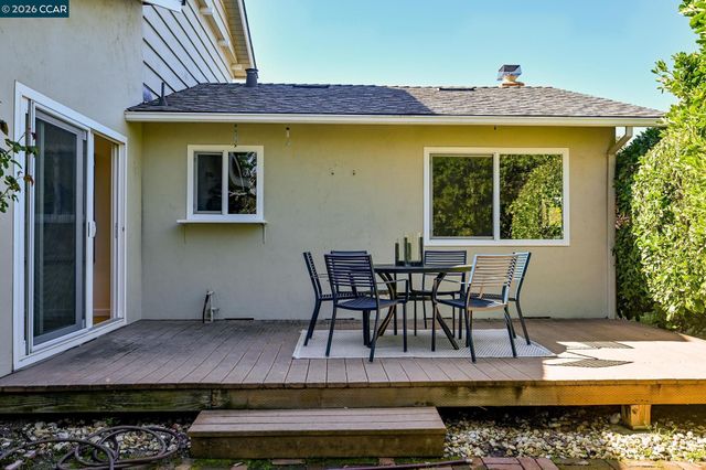 414 Peppertree Rd, Walnut Creek, CA 94598