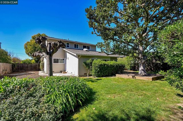 414 Peppertree Rd, Walnut Creek, CA 94598
