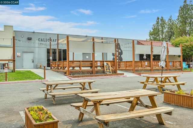 414 Peppertree Rd, Walnut Creek, CA 94598