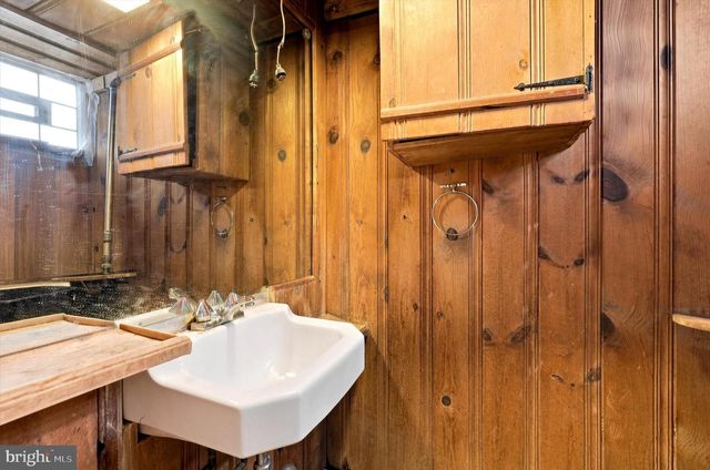 8547 FORREST AVE, Philadelphia, PA 19150