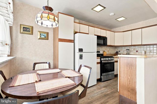 8547 FORREST AVE, Philadelphia, PA 19150