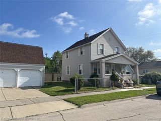 919 E Jarvis Avenue, Hazel Park, MI 48030