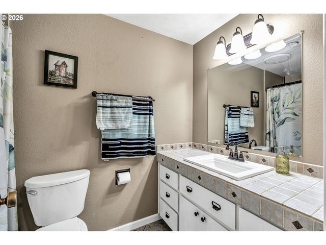 110 CHERRY BLOSSOM Ln, Woodland, WA 98674