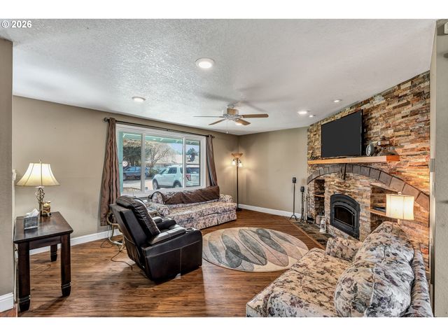 110 CHERRY BLOSSOM Ln, Woodland, WA 98674