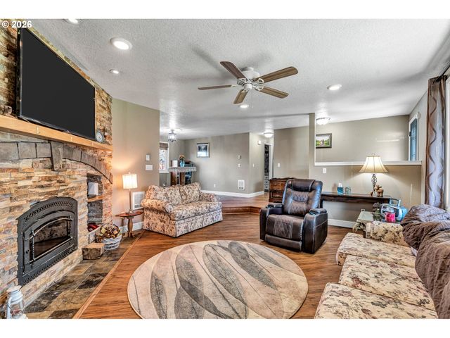 110 CHERRY BLOSSOM Ln, Woodland, WA 98674