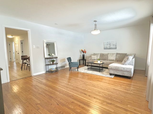 468 Joyce Court, South Holland, IL 60473