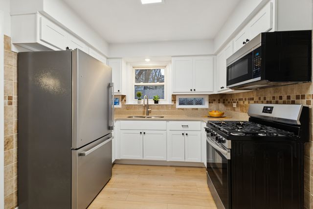 468 Joyce Court, South Holland, IL 60473