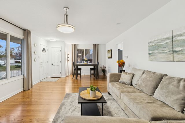 468 Joyce Court, South Holland, IL 60473