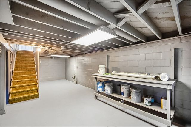 300 E 17th Street N, Newton, IA 50208