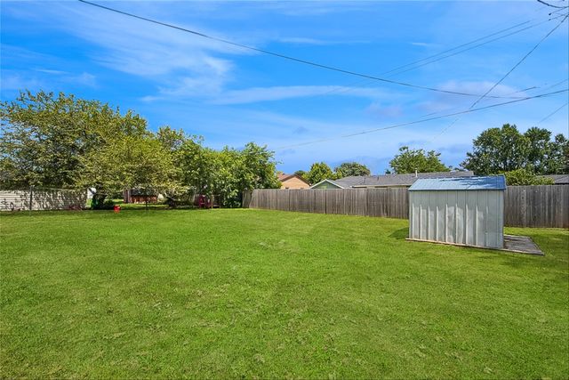 300 E 17th Street N, Newton, IA 50208