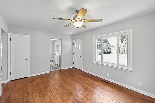 300 E 17th Street N, Newton, IA 50208