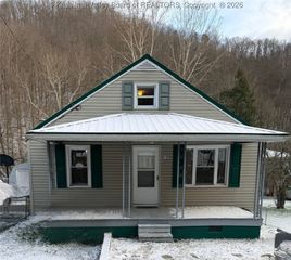 972 Campbells Creek Drive, Charleston, WV 25306