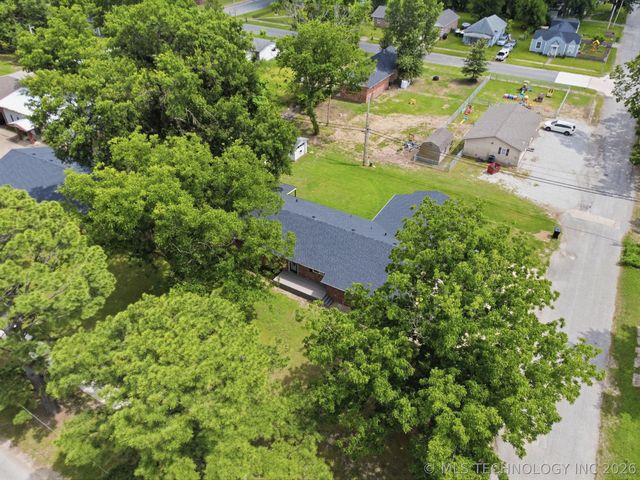 219 E Ozark Street, Morris, OK 74445