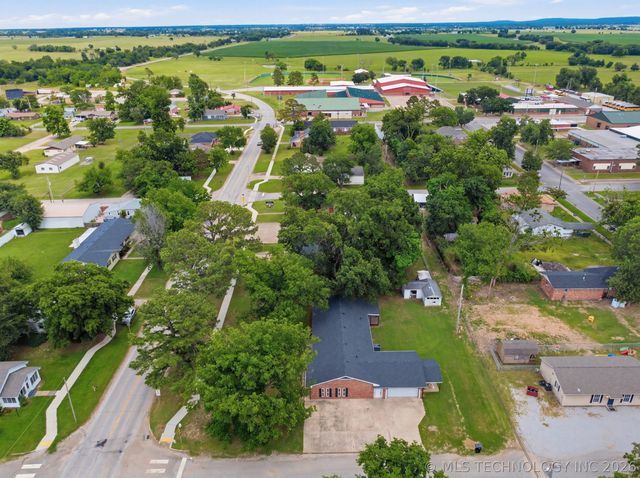 219 E Ozark Street, Morris, OK 74445