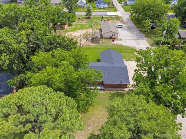 219 E Ozark Street, Morris, OK 74445
