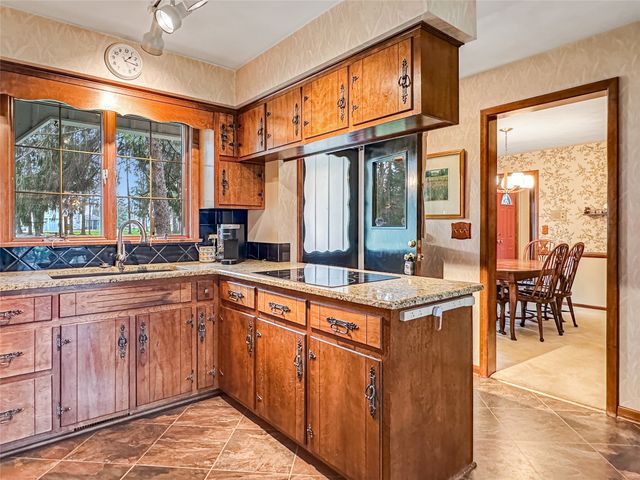 222 FAIRWAY Drive, Edinboro, PA 16412