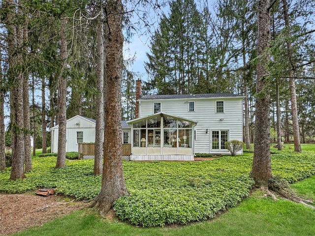 222 FAIRWAY Drive, Edinboro, PA 16412