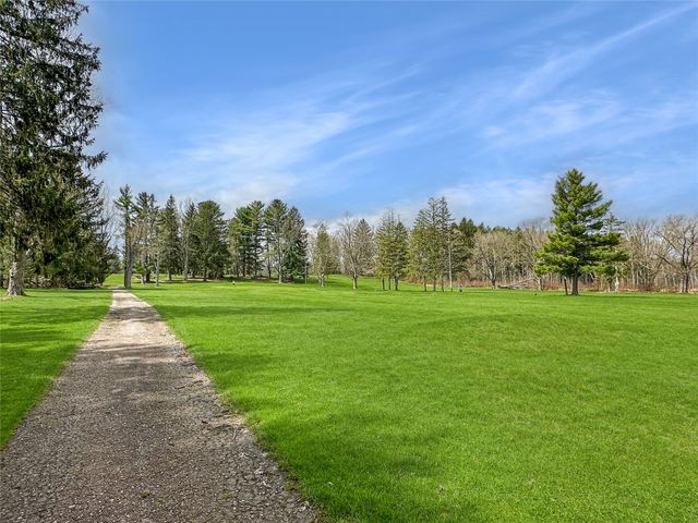 222 FAIRWAY Drive, Edinboro, PA 16412