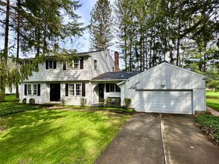 222 FAIRWAY Drive, Edinboro, PA 16412