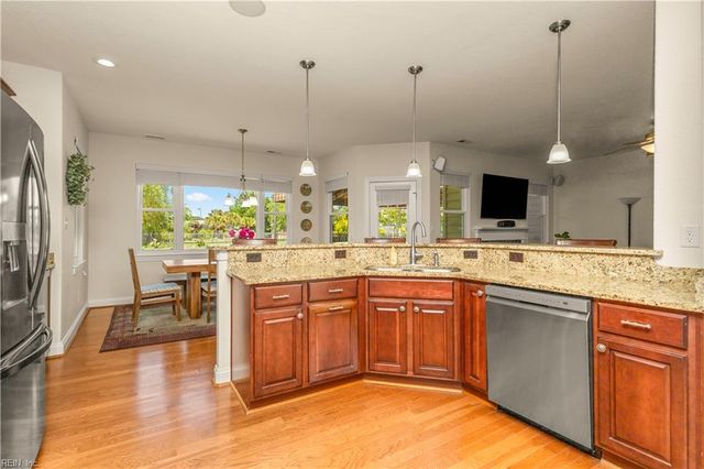 1813 Royale Walk DR, Virginia Beach, VA 23456
