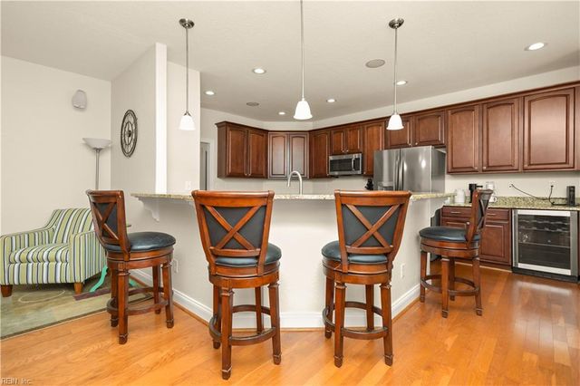 1813 Royale Walk DR, Virginia Beach, VA 23456