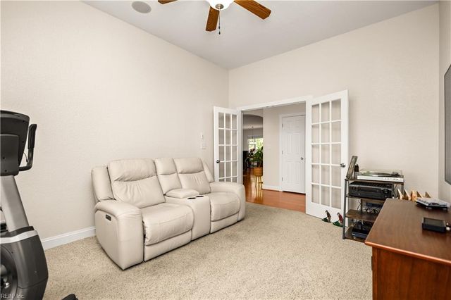 1813 Royale Walk DR, Virginia Beach, VA 23456