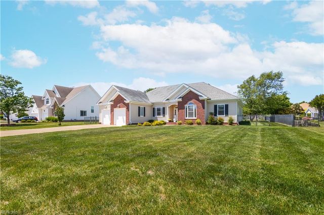1813 Royale Walk DR, Virginia Beach, VA 23456