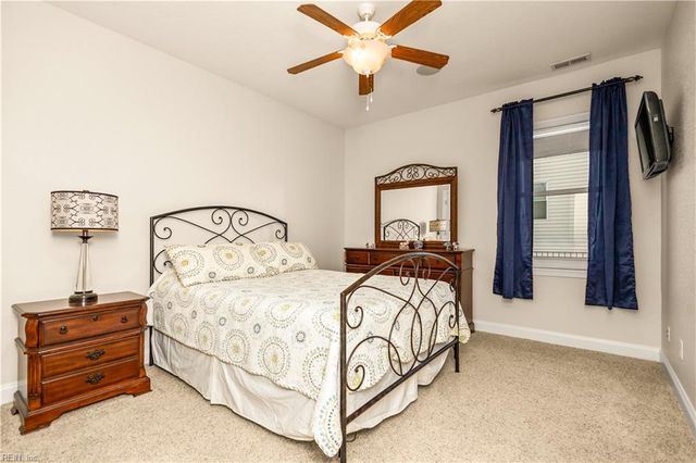1813 Royale Walk DR, Virginia Beach, VA 23456