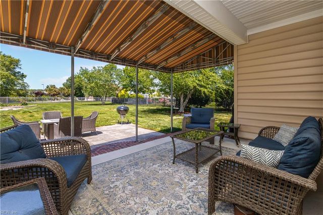 1813 Royale Walk DR, Virginia Beach, VA 23456