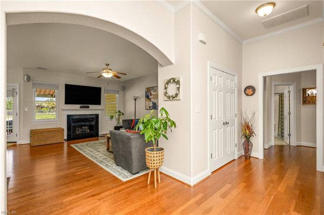 1813 Royale Walk DR, Virginia Beach, VA 23456
