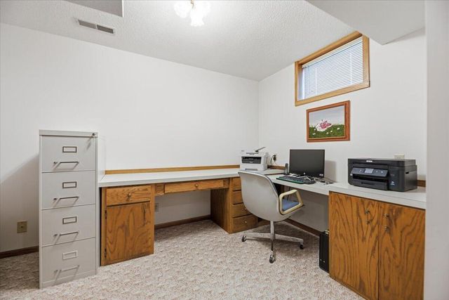 3011 AVENUE M, Council Bluffs, IA 51501