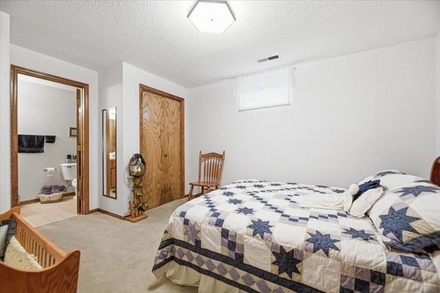 3011 AVENUE M, Council Bluffs, IA 51501