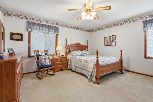 3011 AVENUE M, Council Bluffs, IA 51501