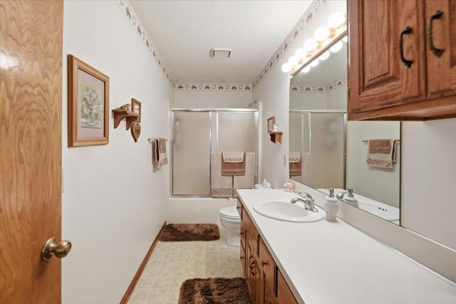 3011 AVENUE M, Council Bluffs, IA 51501