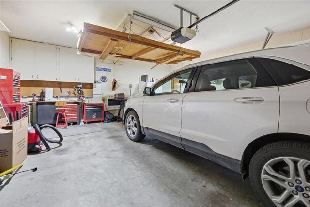 3011 AVENUE M, Council Bluffs, IA 51501