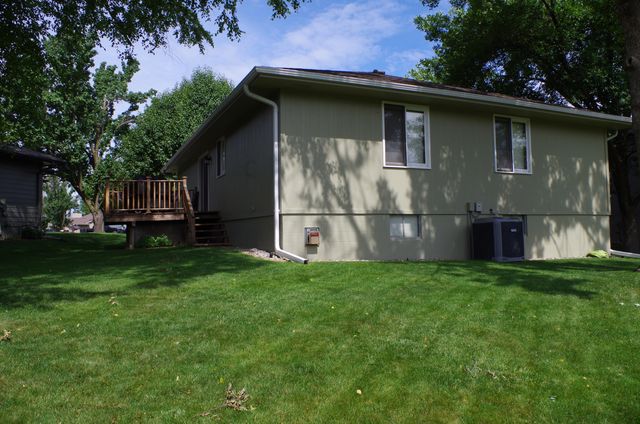 3011 AVENUE M, Council Bluffs, IA 51501