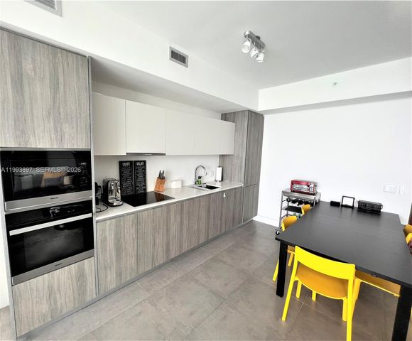 2900 NE 7th Ave 2204, Miami, FL 33137