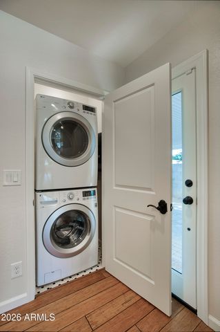 1550 E CHEERY LYNN Road, Phoenix, AZ 85014