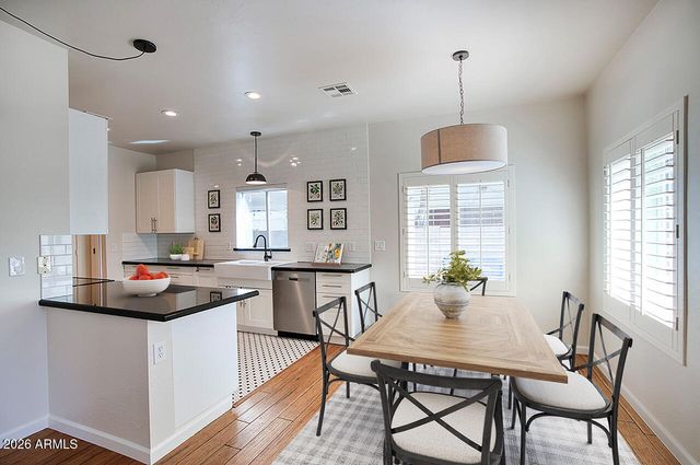 1550 E CHEERY LYNN Road, Phoenix, AZ 85014