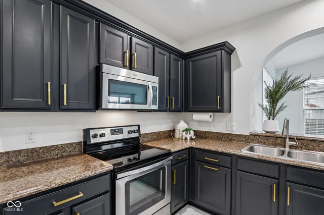 8644 N Deer Crossing Boulevard, Mccordsville, IN 46055