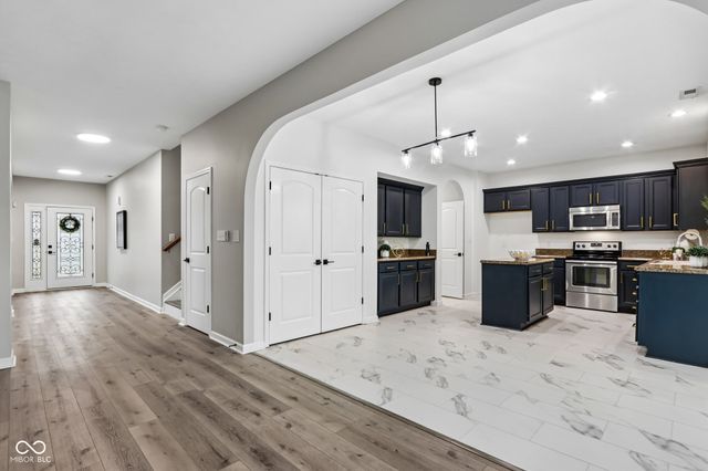 8644 N Deer Crossing Boulevard, Mccordsville, IN 46055